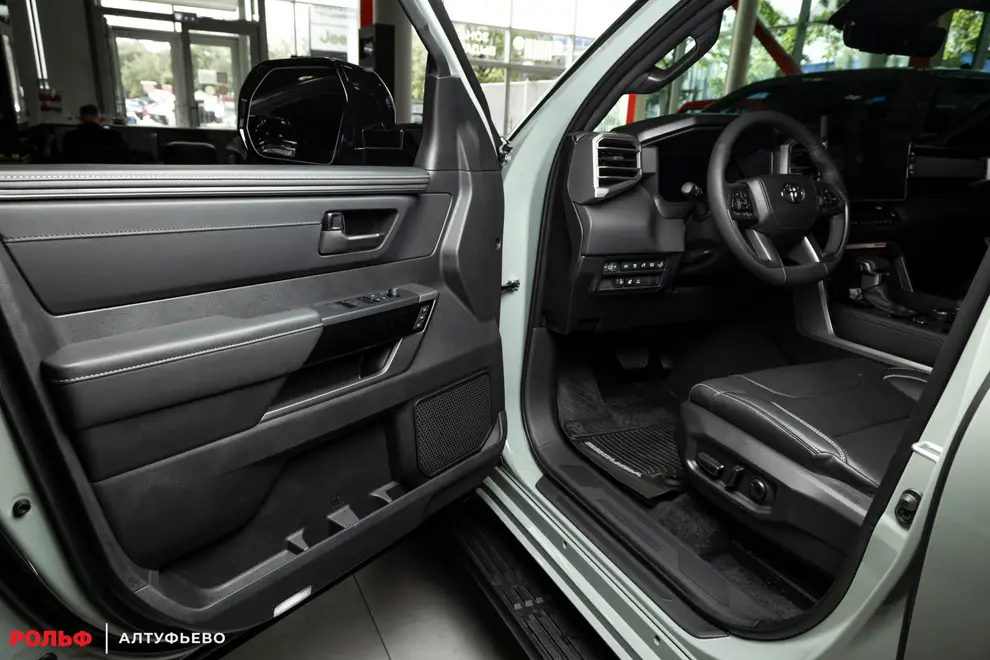 Toyota Sequoia — миниатюра 6