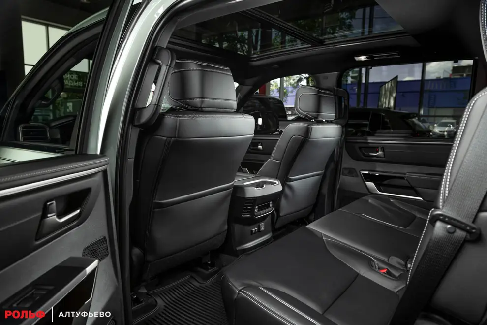 Toyota Sequoia — миниатюра 8