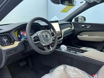 Volvo XC60 — миниатюра 28