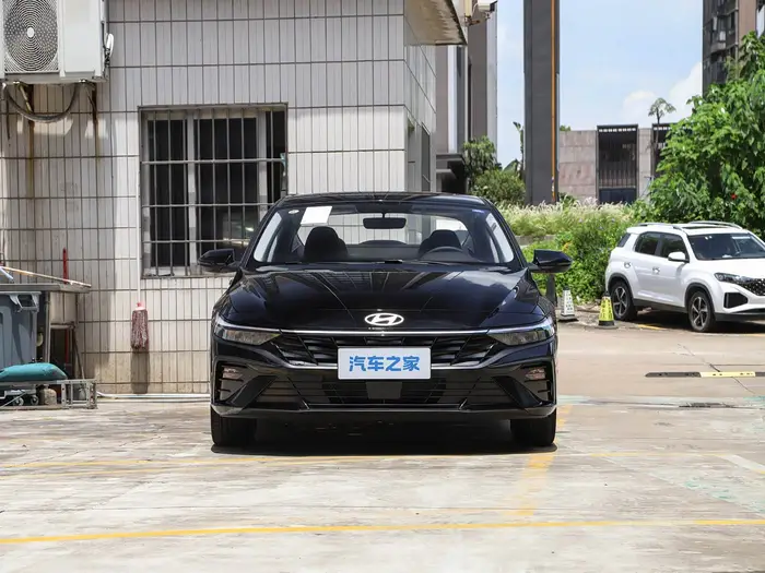 Hyundai Elantra — миниатюра 32
