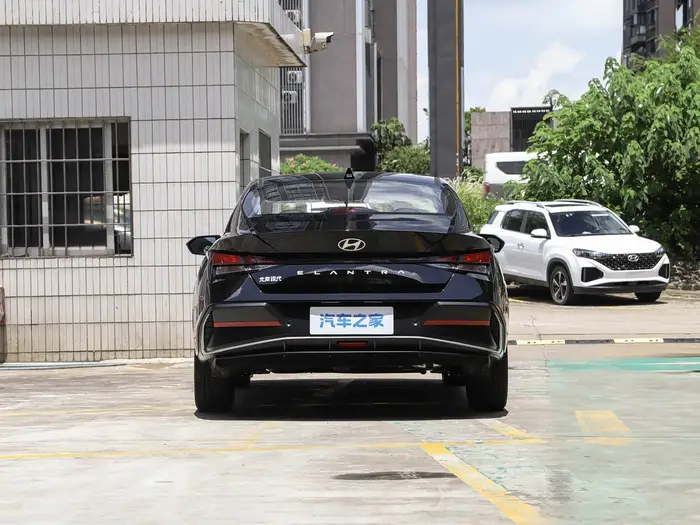 Hyundai Elantra — миниатюра 33