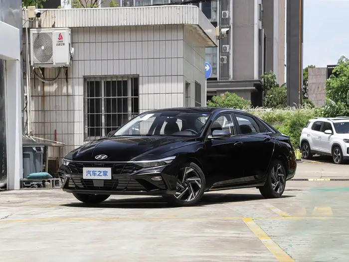 Hyundai Elantra — миниатюра 36