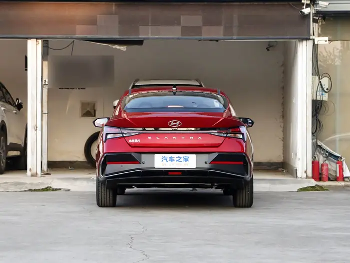 Hyundai Elantra — миниатюра 38