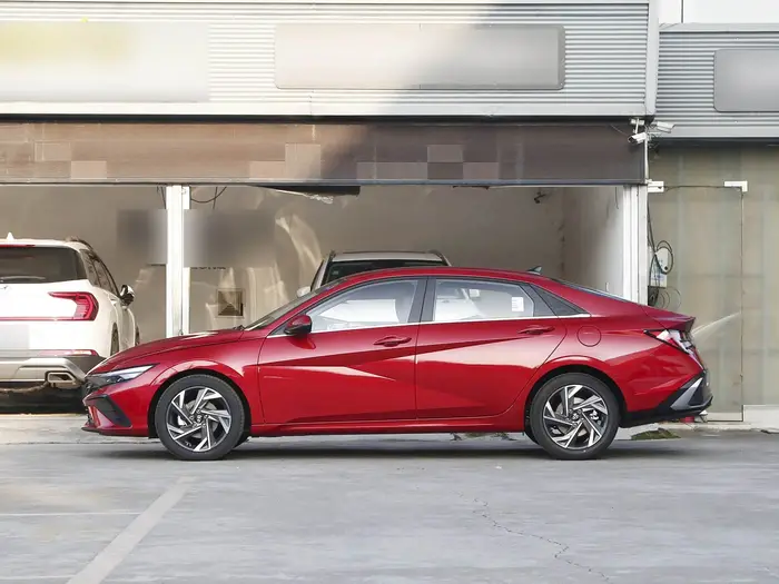Hyundai Elantra — миниатюра 39