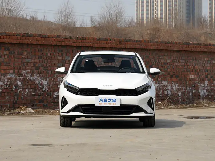KIA K3 — миниатюра 6
