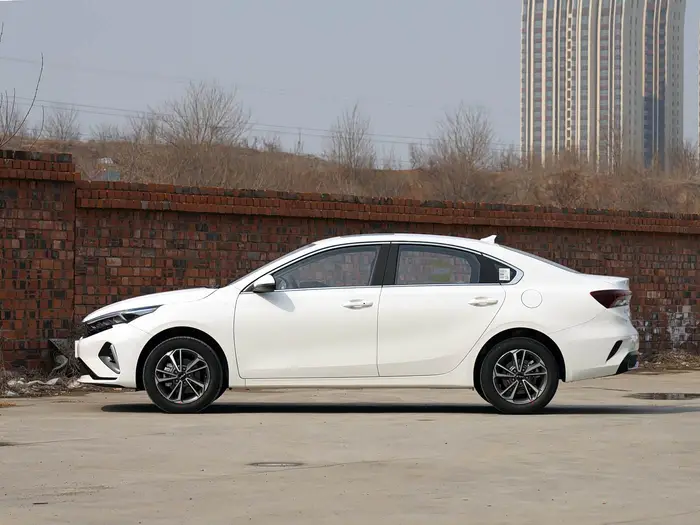 KIA K3 — миниатюра 9