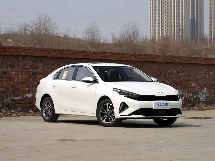KIA K3 — миниатюра 10