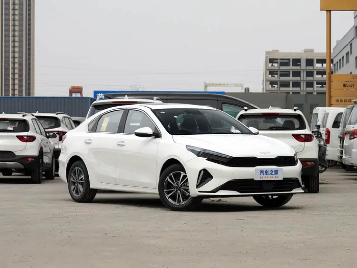 KIA K3 — миниатюра 4