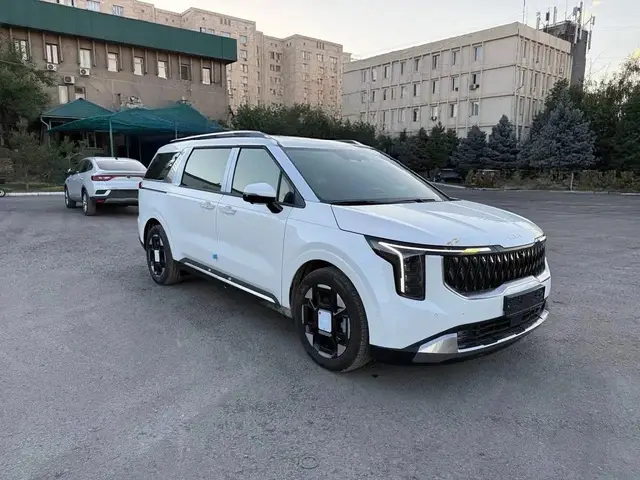 KIA Carnival — миниатюра 3
