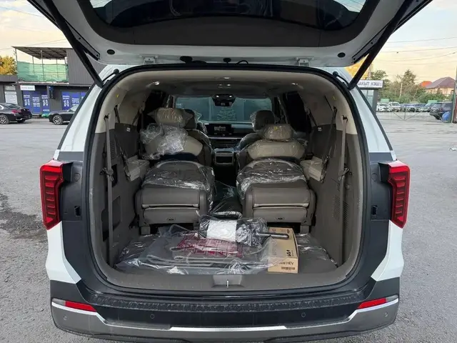 KIA Carnival — миниатюра 7
