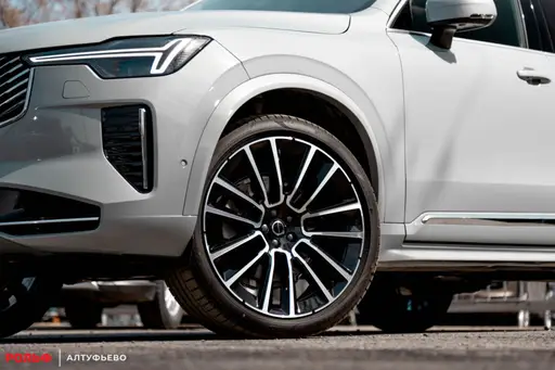 Volvo XC90 — миниатюра 9