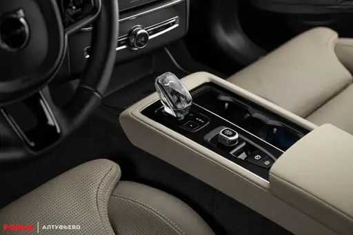 Volvo XC90 — миниатюра 21